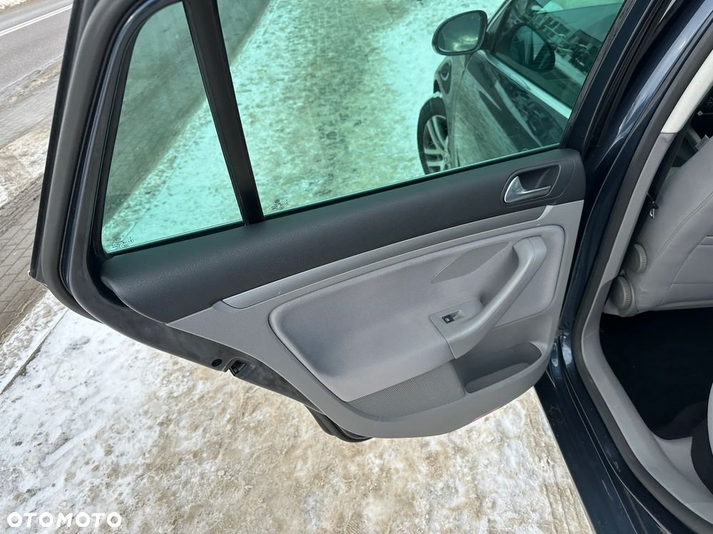 Volkswagen Golf - 20