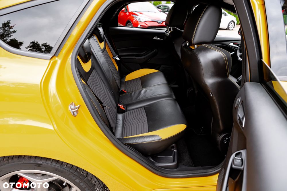 Ford Focus 2.0 EcoBoost ST - 24