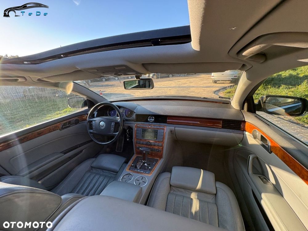 Volkswagen Phaeton - 28