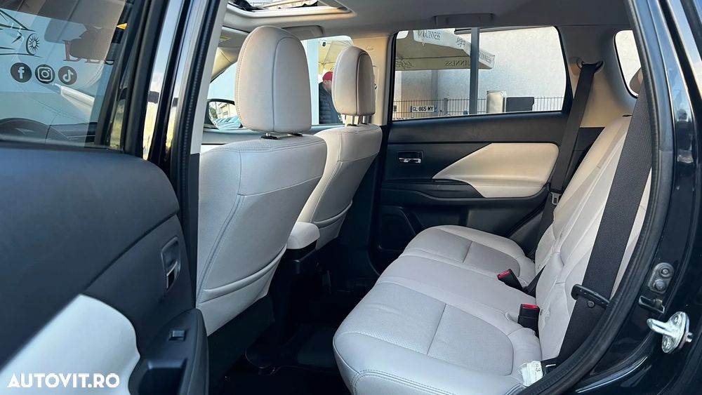 Mitsubishi Outlander - 27