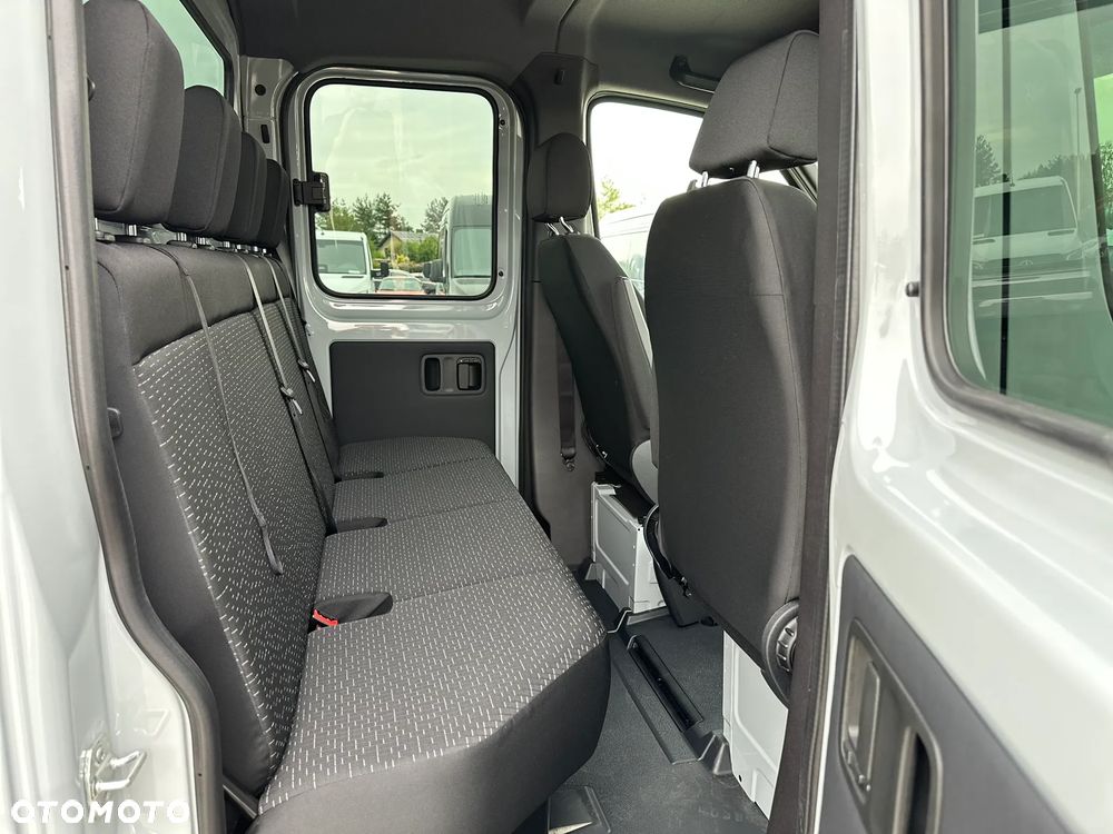 Mercedes-Benz Sprinter - 18