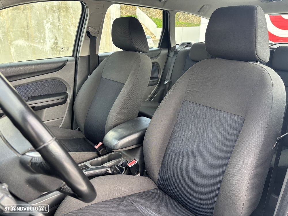 Ford Focus SW 1.6 TDCi Titanium - 18