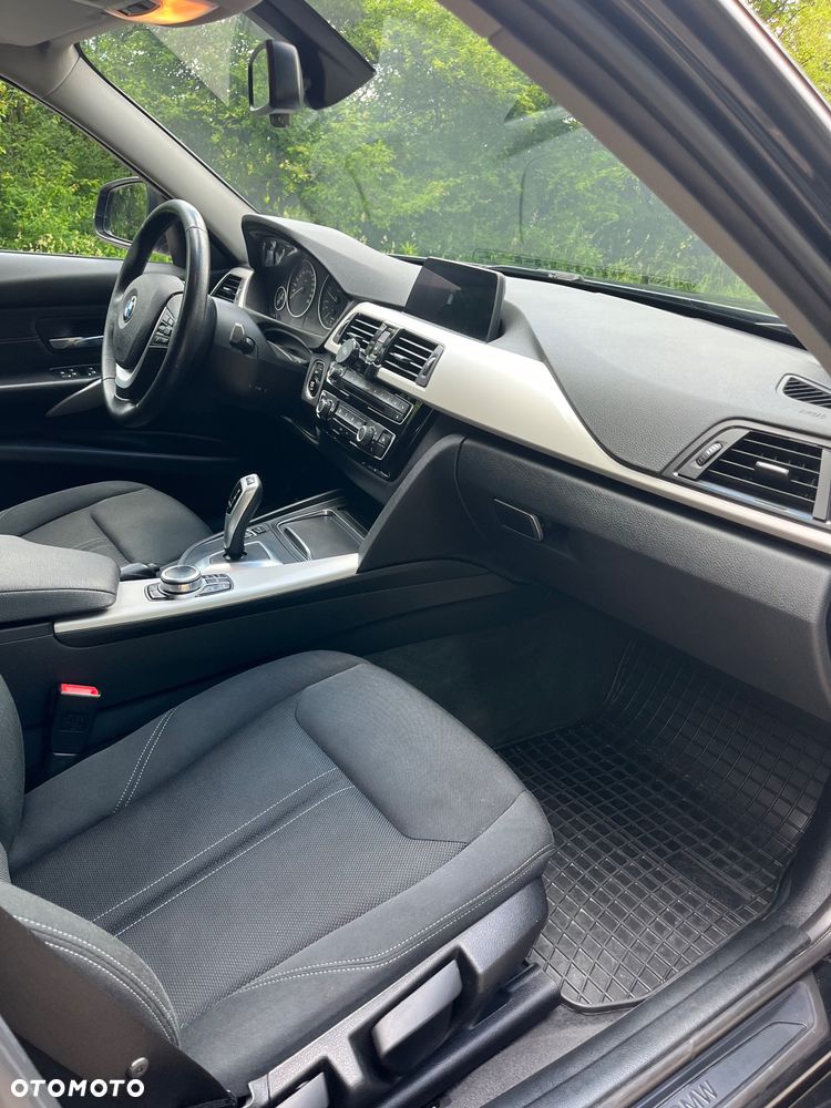 BMW Seria 3 318d - 18