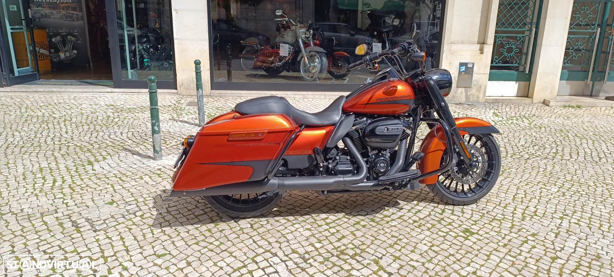Harley-Davidson Tour ROAD KING SPECIAL - 12