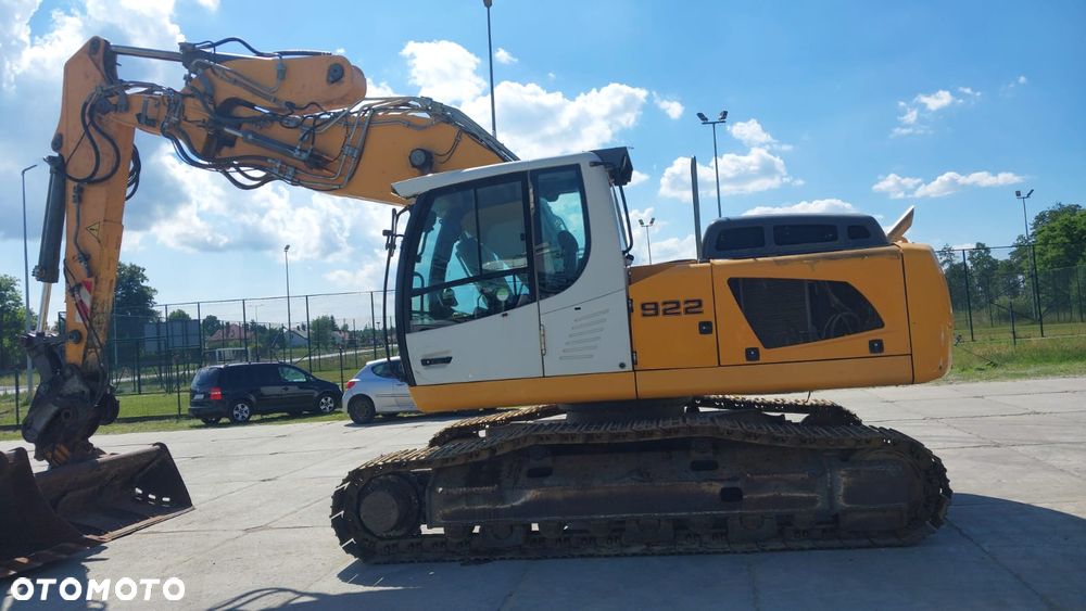 Liebherr R922 - 13