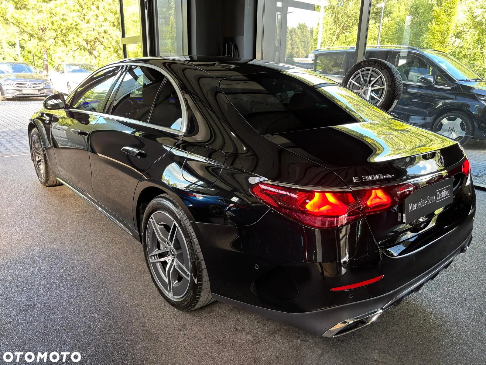 Mercedes-Benz Klasa E 300 de 4-Matic AMG - 4