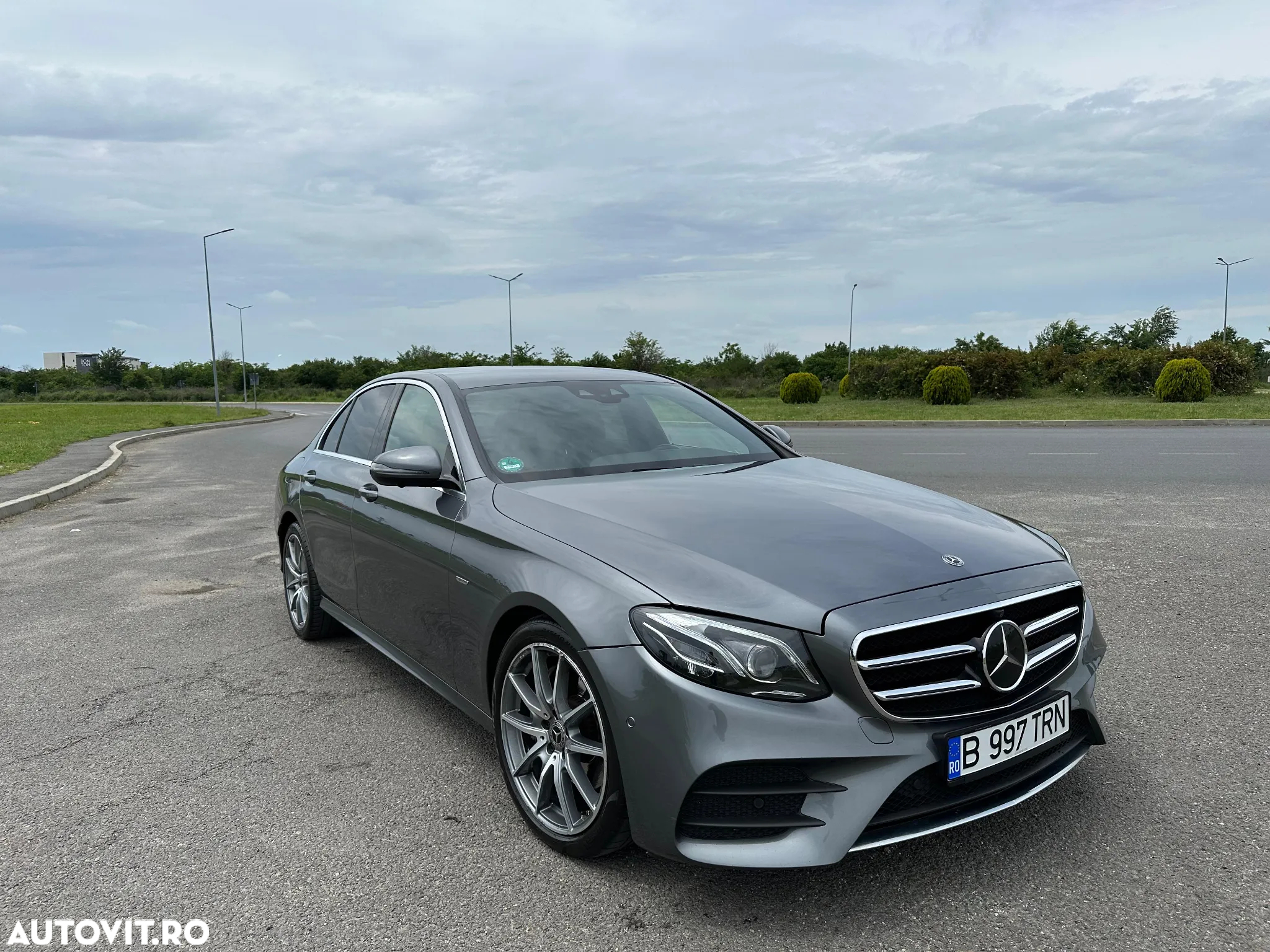 Mercedes-Benz E 200 9G-TRONIC AMG Line - 2