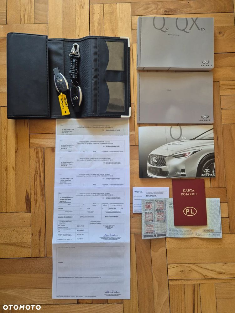 Infiniti Q30 1.5d Premium City Black - 31