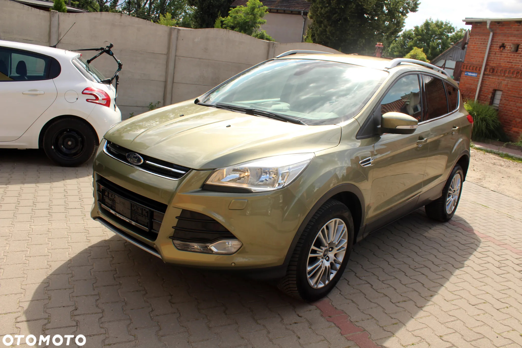 Ford Kuga 1.6 EcoBoost 2x4 Titanium - 6