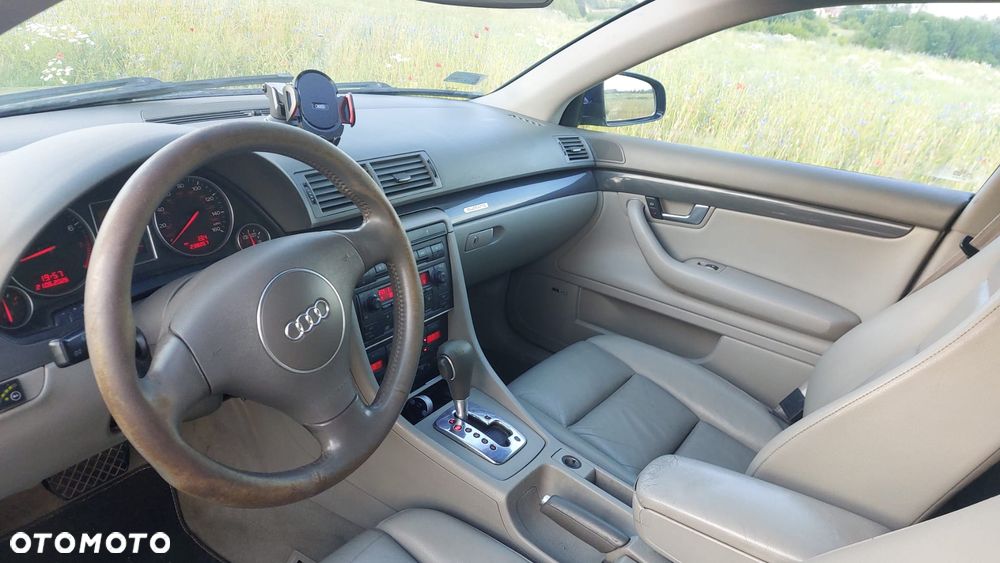 Audi A4 Limousine - 12