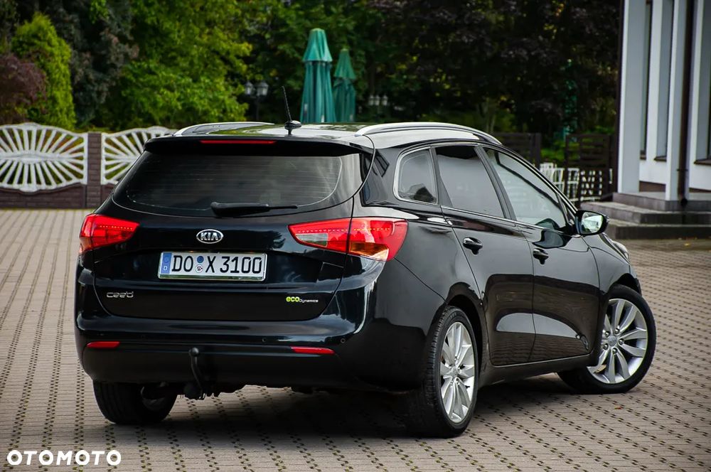 Kia Ceed 1.6 GDI ISG SW Platinum Edition - 12