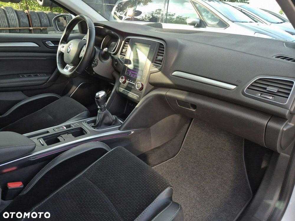 Renault Megane ENERGY TCe 130 INTENS - 28