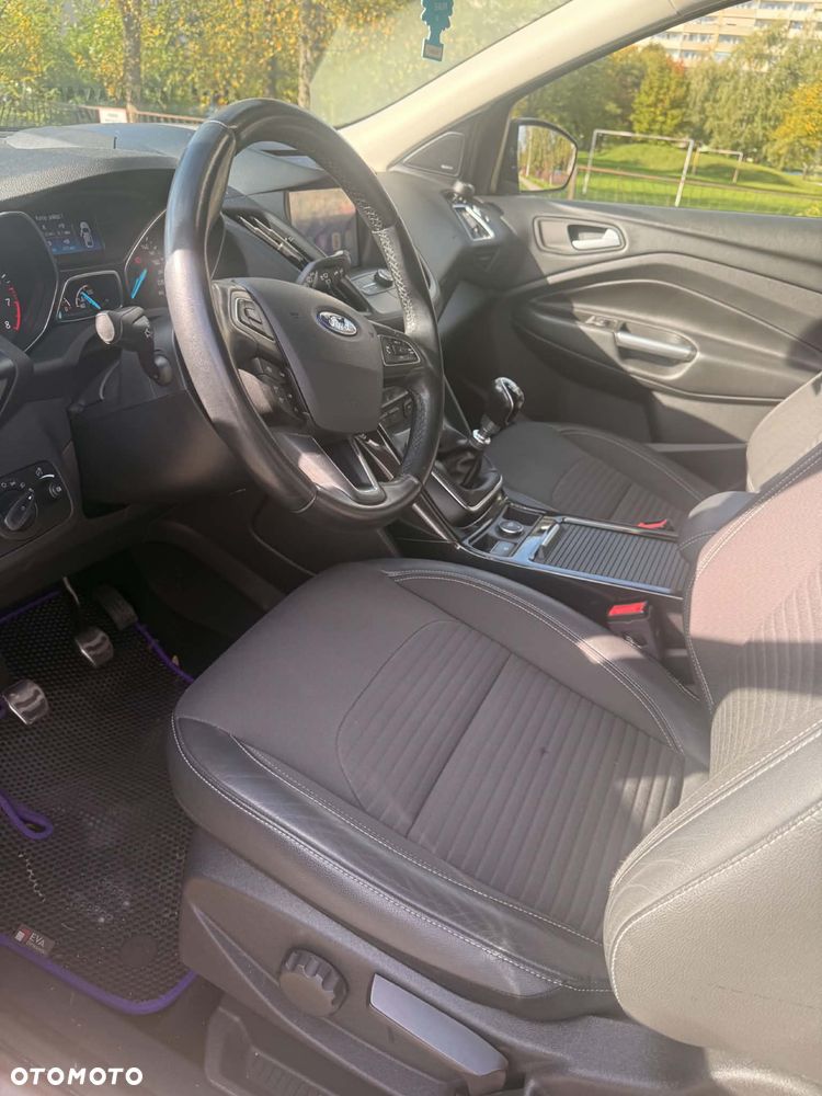 Ford Kuga - 3
