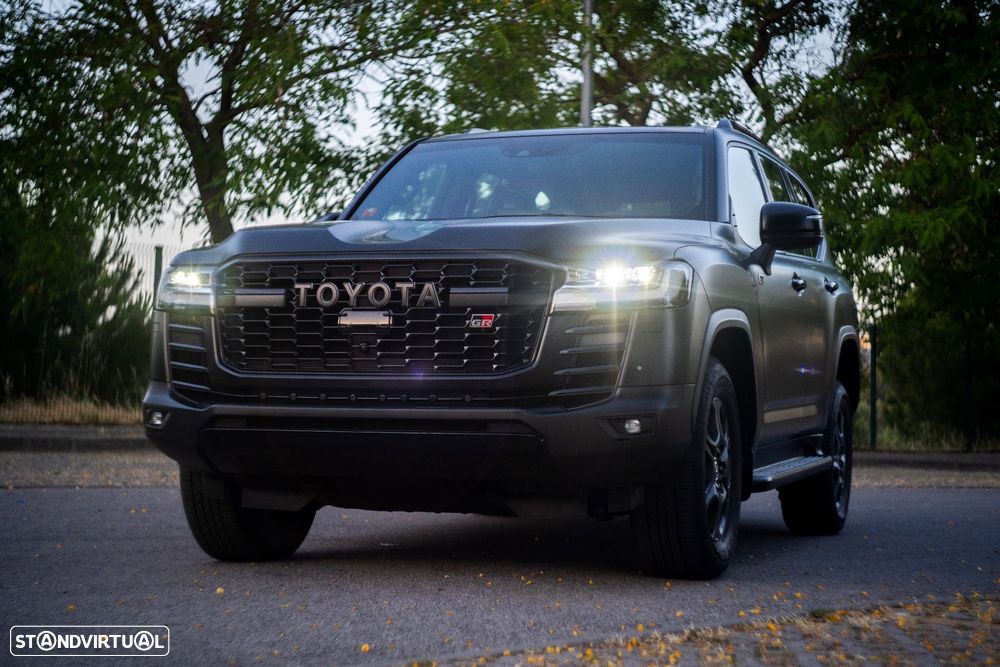 Toyota Land Cruiser - 29