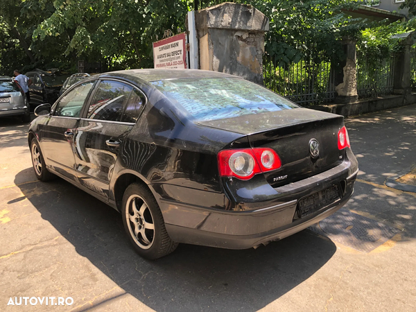 Dezmembrez VW Volkswagen Passat B6 negru 1.9 TDI cod BLS 2007 sedan
