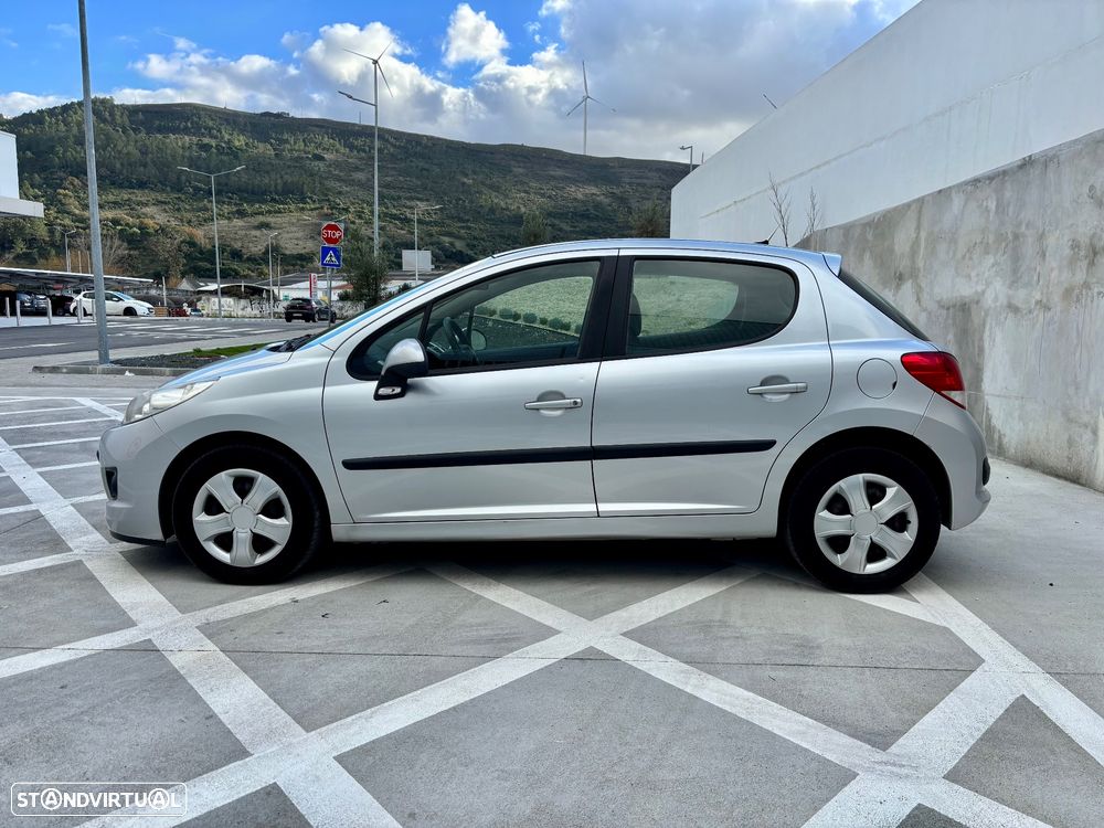 Peugeot 207 1.4 16V Trendy - 3