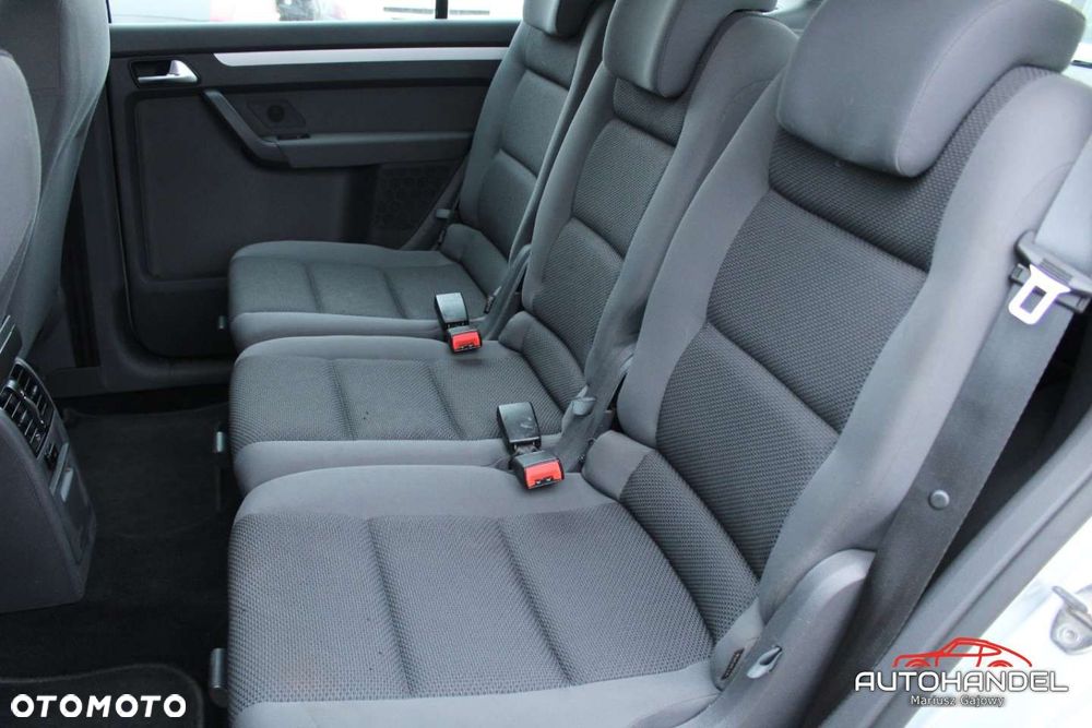 Volkswagen Touran - 18