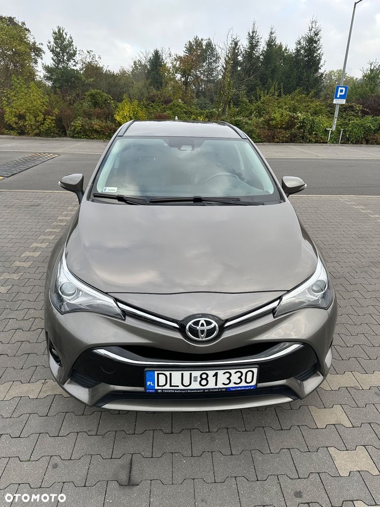 Toyota Avensis 1.8 Premium - 26