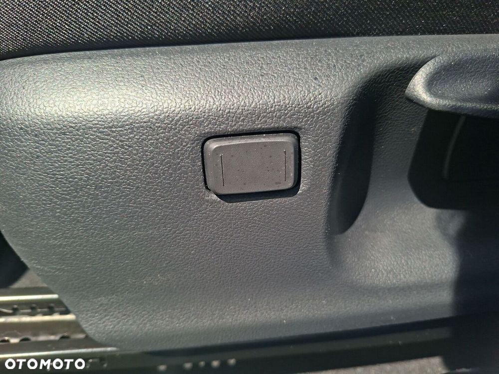 Toyota Yaris Hybrid 1.5 Style - 23
