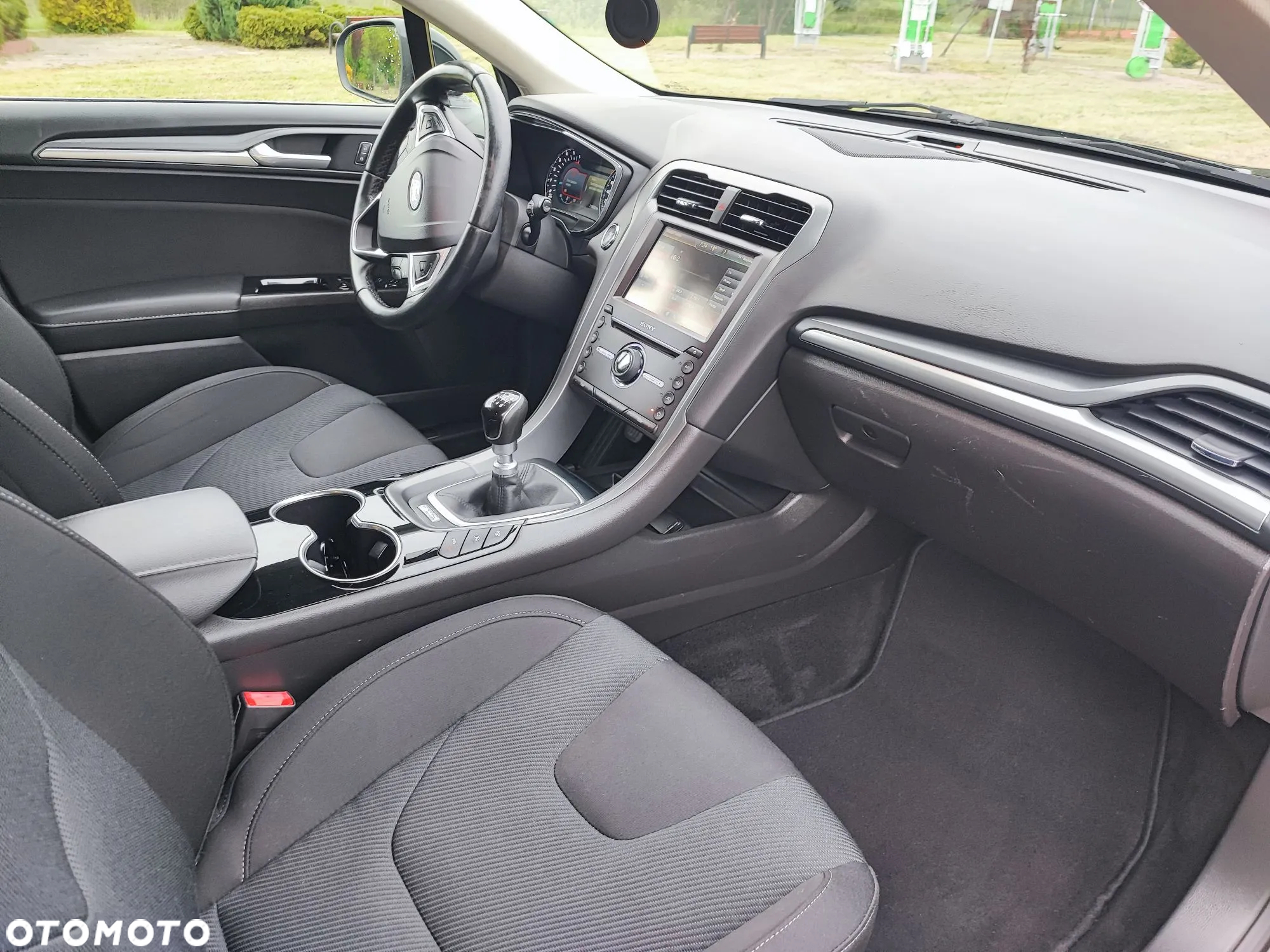 Ford Mondeo - 28