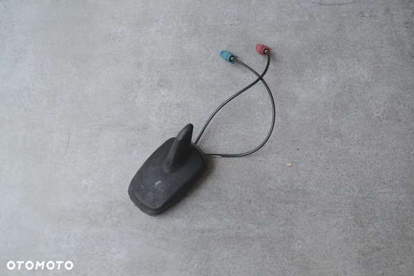 VW PASSAT B6 GOLF V TOURAN CADDY AUDI A3 8P ANTENA DACHOWA 1K0035507A