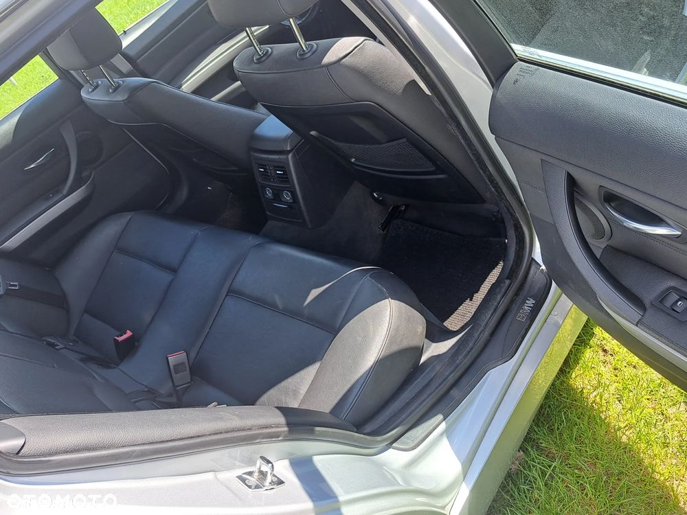 BMW Seria 3 325i - 7