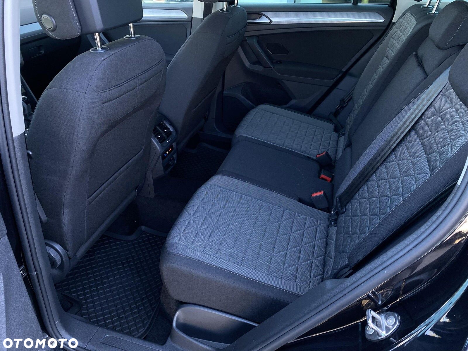 Volkswagen Tiguan 1.5 TSI EVO Life DSG - 24