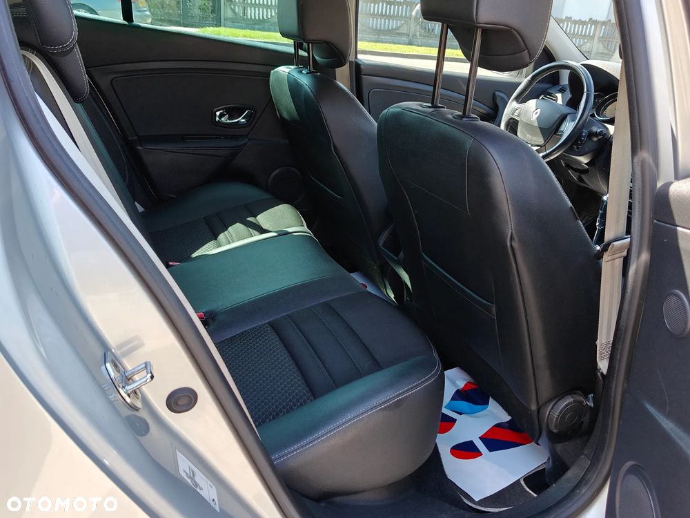 Renault Megane TCe 130 EDC Bose Edition - 8