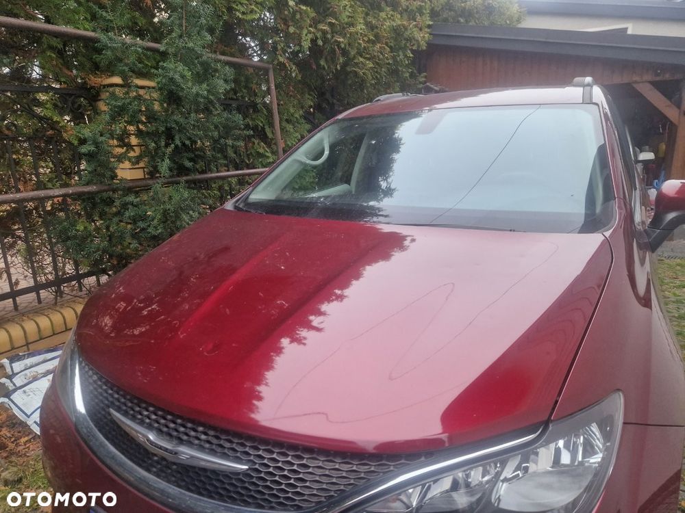 Chrysler Pacifica - 12