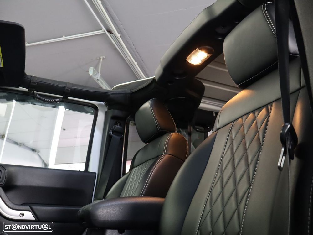 Jeep Wrangler Unlimited 2.8 CRD MTX Sahara Adventure Edition - 23