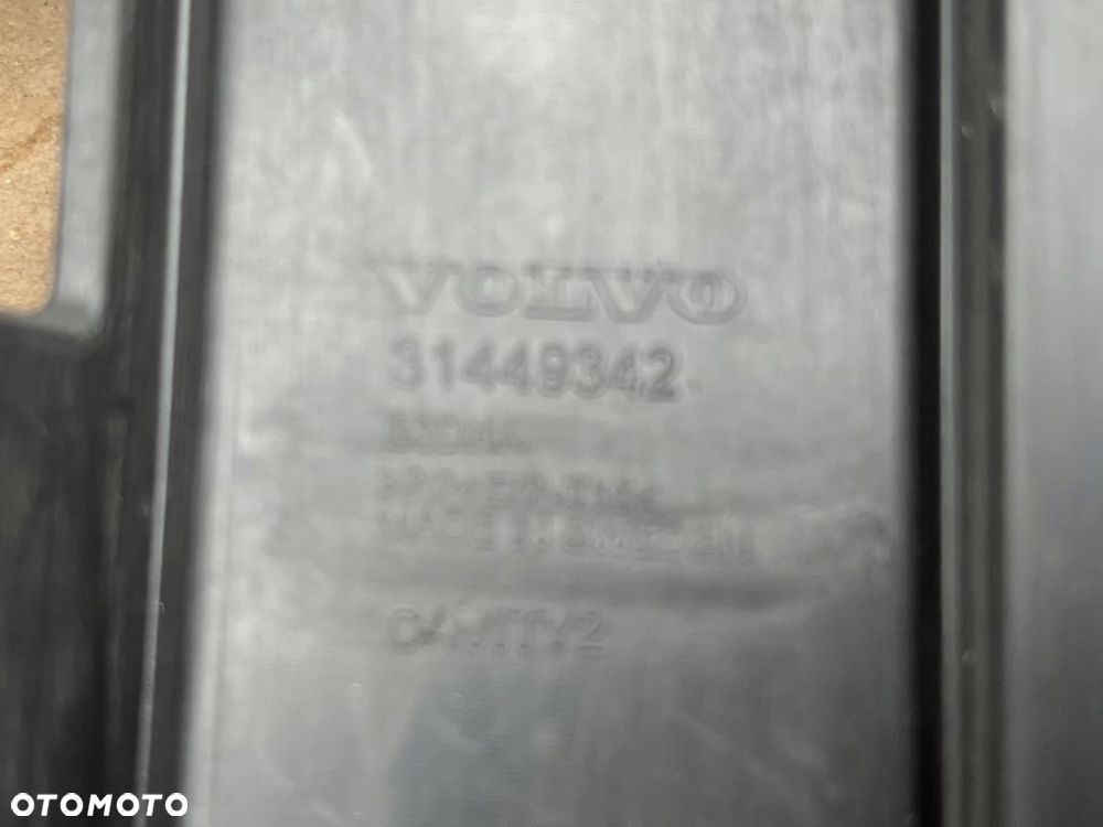 volvo xc40 kratka przód w zderzak 31449342 na pdc - 3