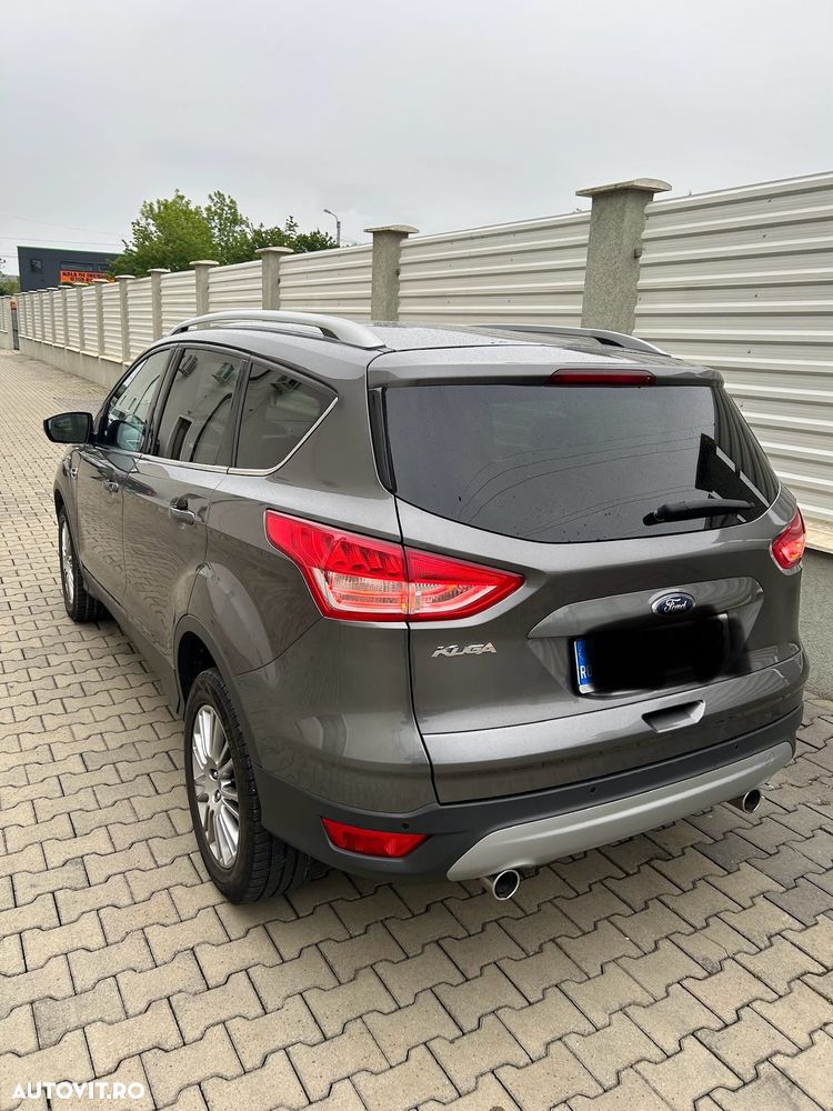 Ford Kuga 2.0 TDCi Powershift 4WD Titanium - 4