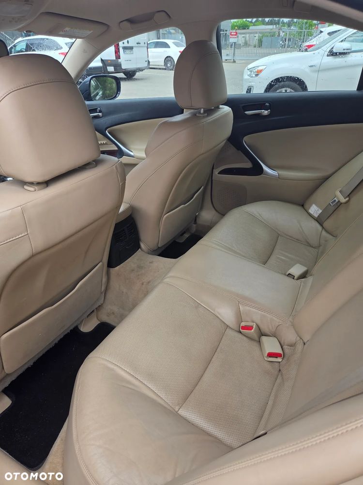Lexus IS 250 Luxury Line - 28