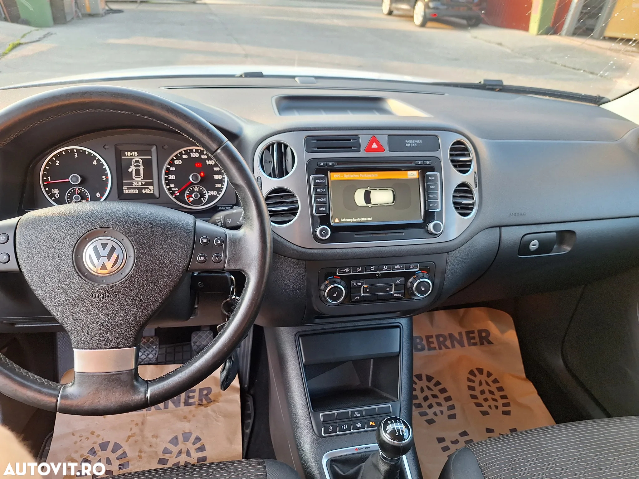 Volkswagen Tiguan 2.0 TDI 4Motion Sport & Style - 9