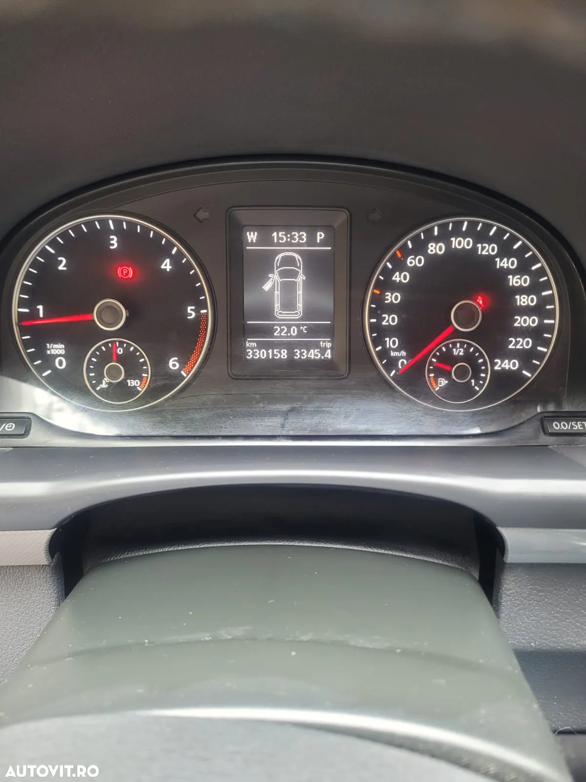 Volkswagen Touran 2.0 TDI DPF BlueMotion Technology DSG Comfortline - 9