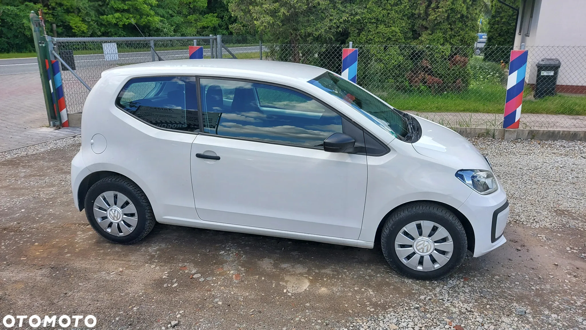 Volkswagen up! 1.0 beats - 4