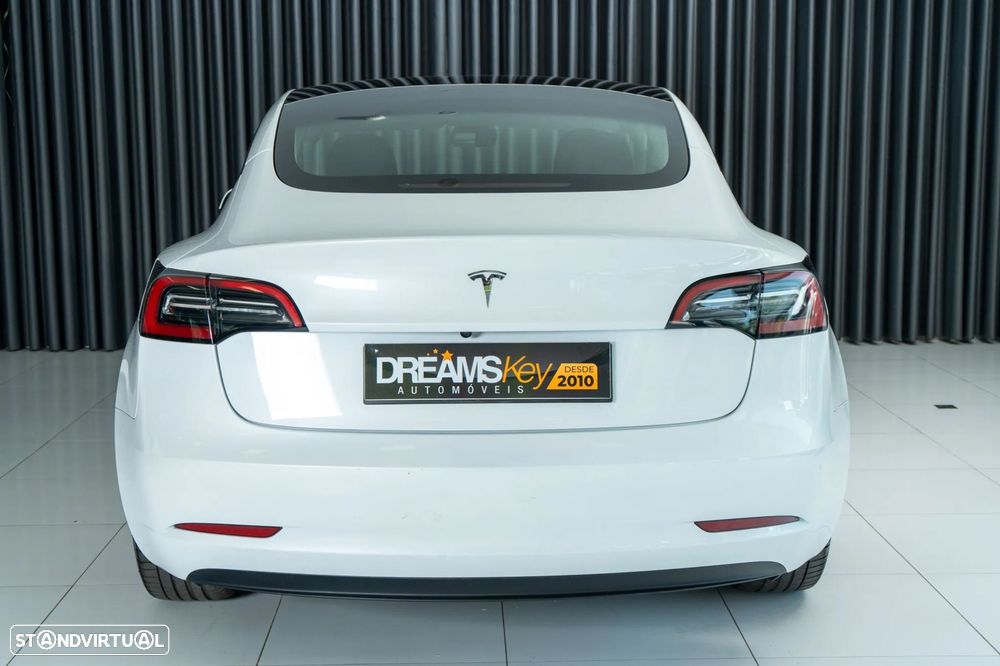 Tesla Model 3 Long Range Tração Traseira - 3