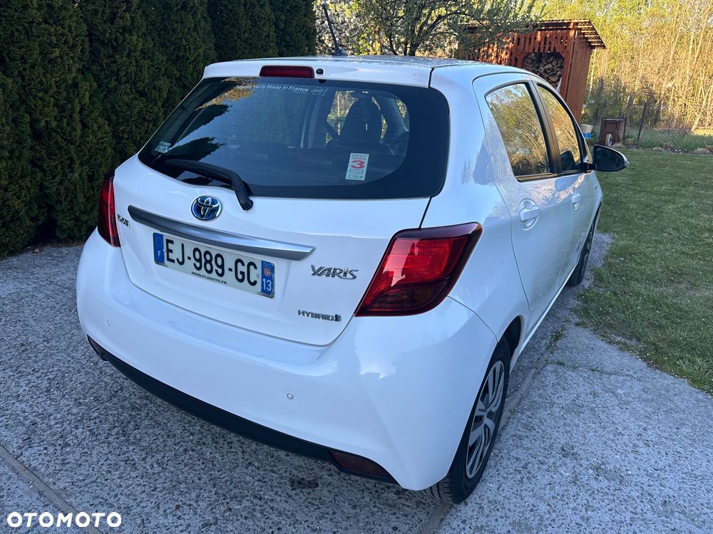 Toyota Yaris Hybrid 100 Premium - 6