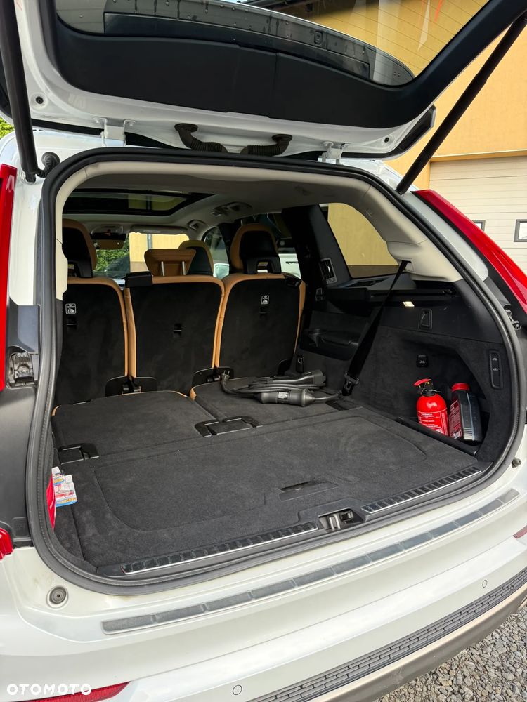 Volvo XC 90 - 9