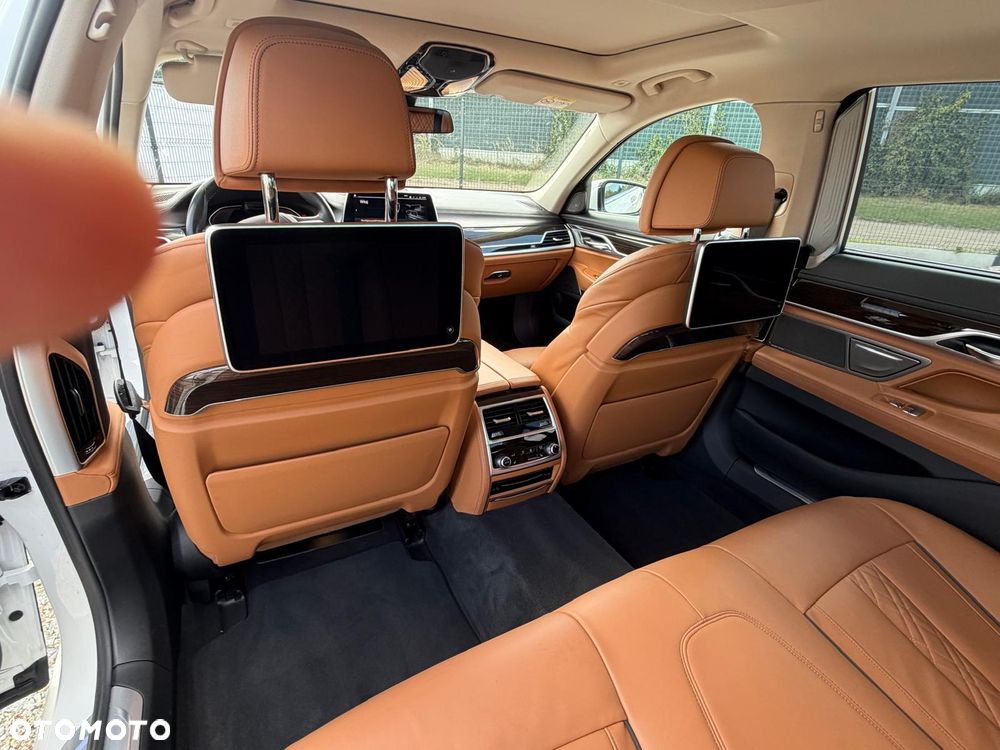 BMW Seria 7 750Li xDrive sport - 19