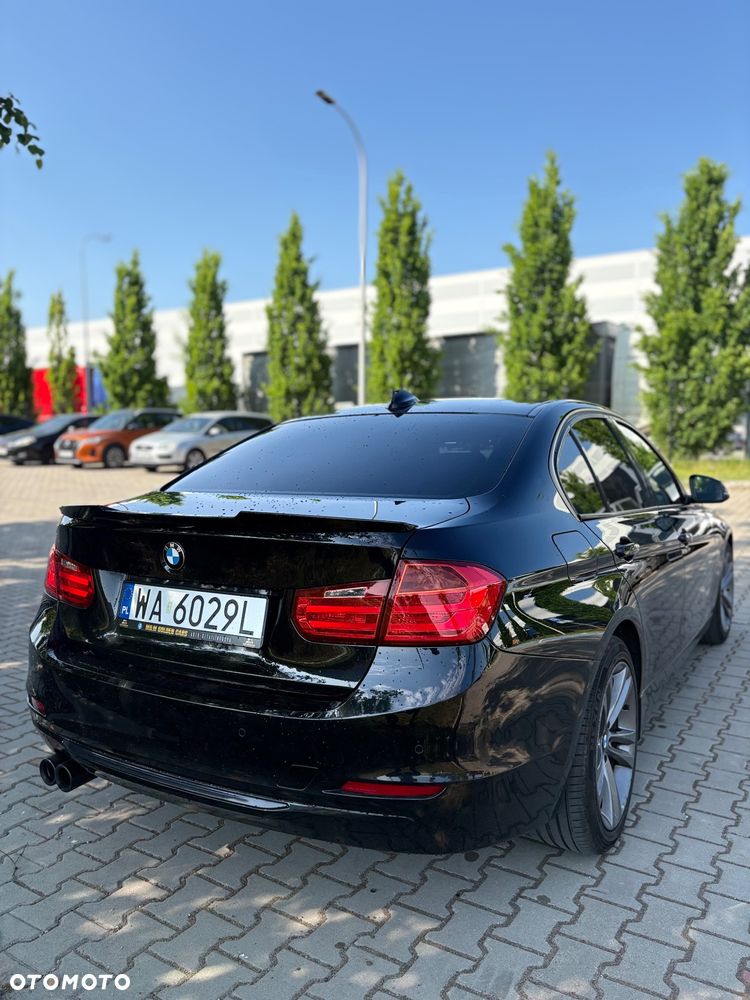 BMW Seria 3 328i Sport Line - 9
