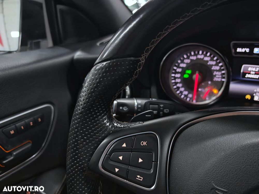 Mercedes-Benz CLA 220 d Shooting Brake 7G-DCT - 17