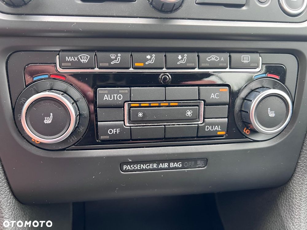 Volkswagen Golf - 22