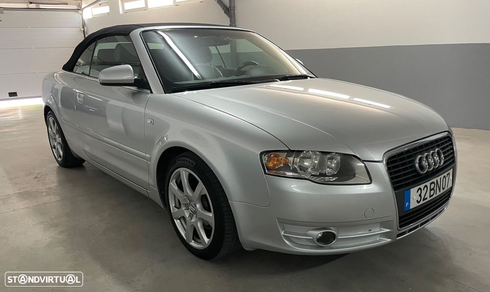 Audi A4 Cabrio 2.0 TDI Exclusive - 4