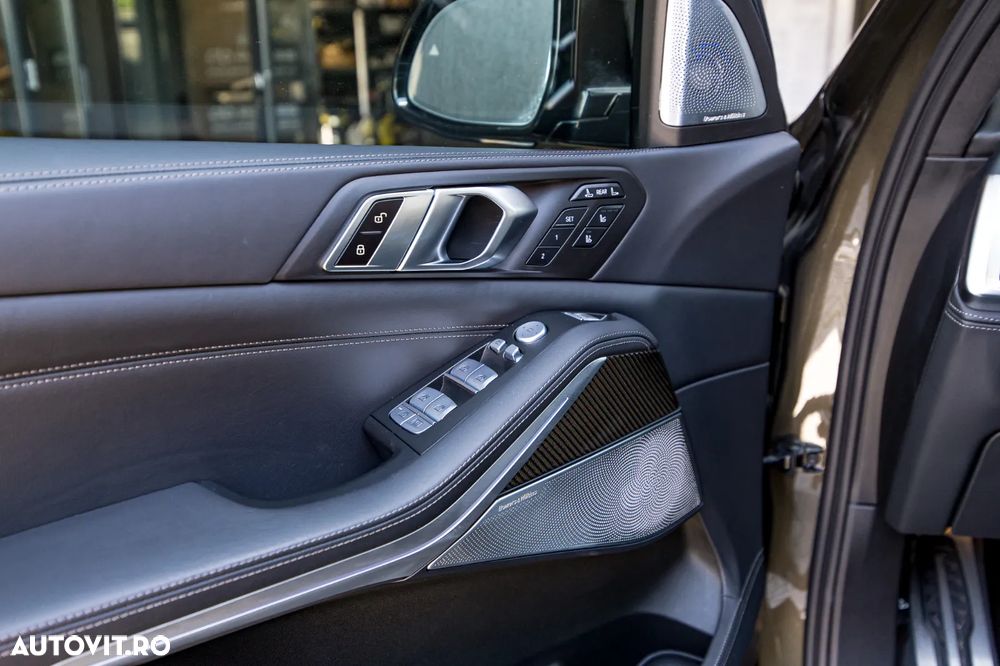 BMW X7 M60i xDrive AT MHEV - 17