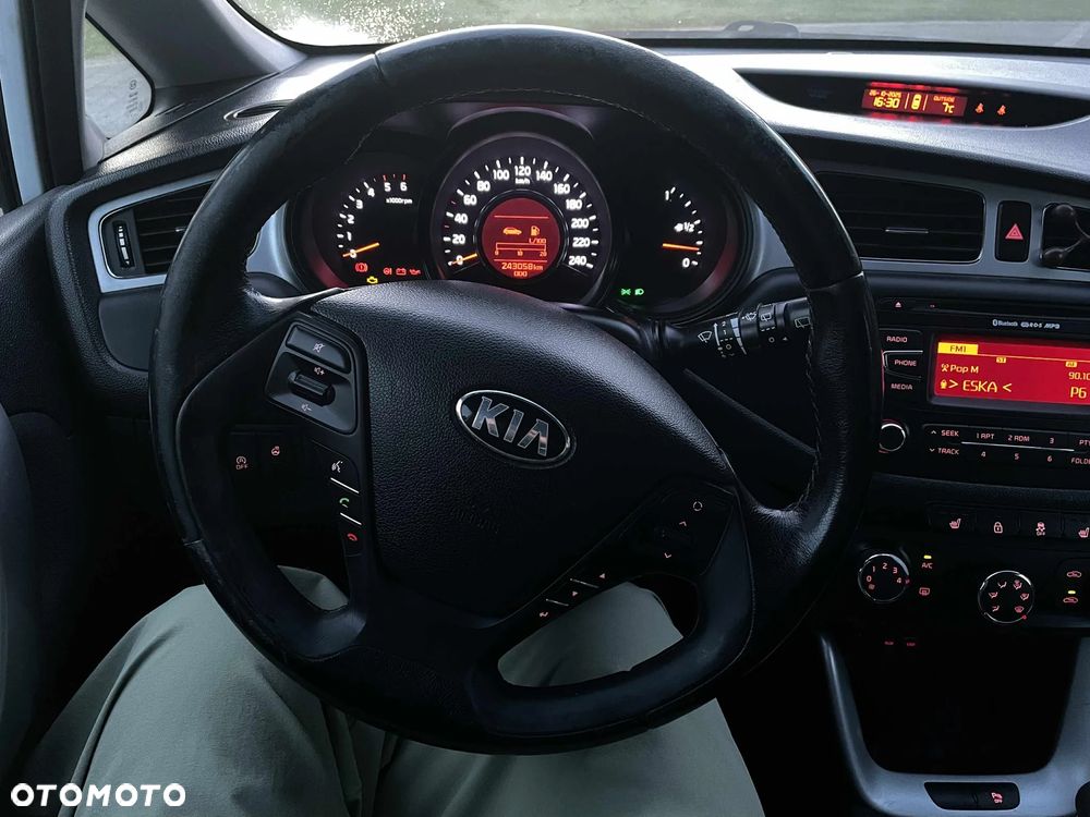 Kia Ceed - 16