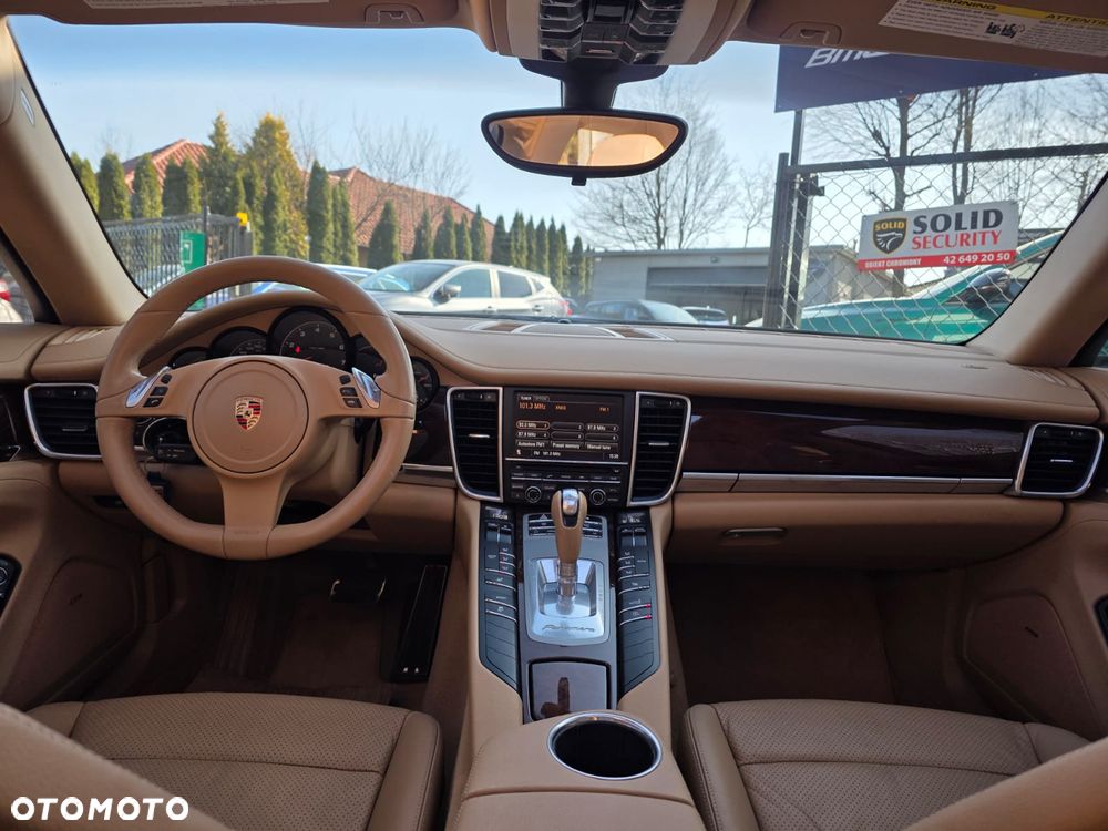 Porsche Panamera 4 PDK Platinum Edition - 15