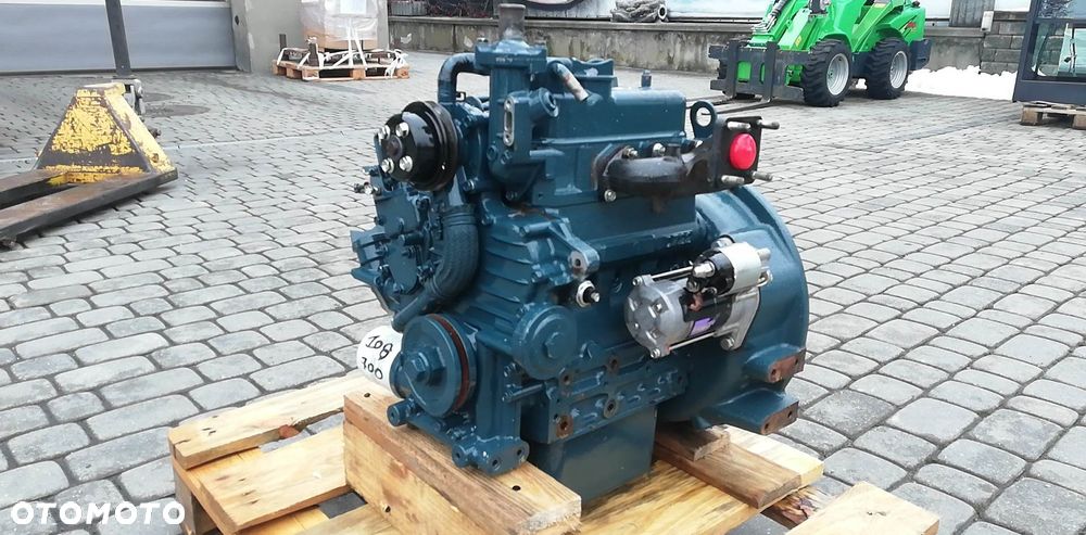 SILNIK KUBOTA D722 14.9 kW  IDEALNY 7900 netto - 4