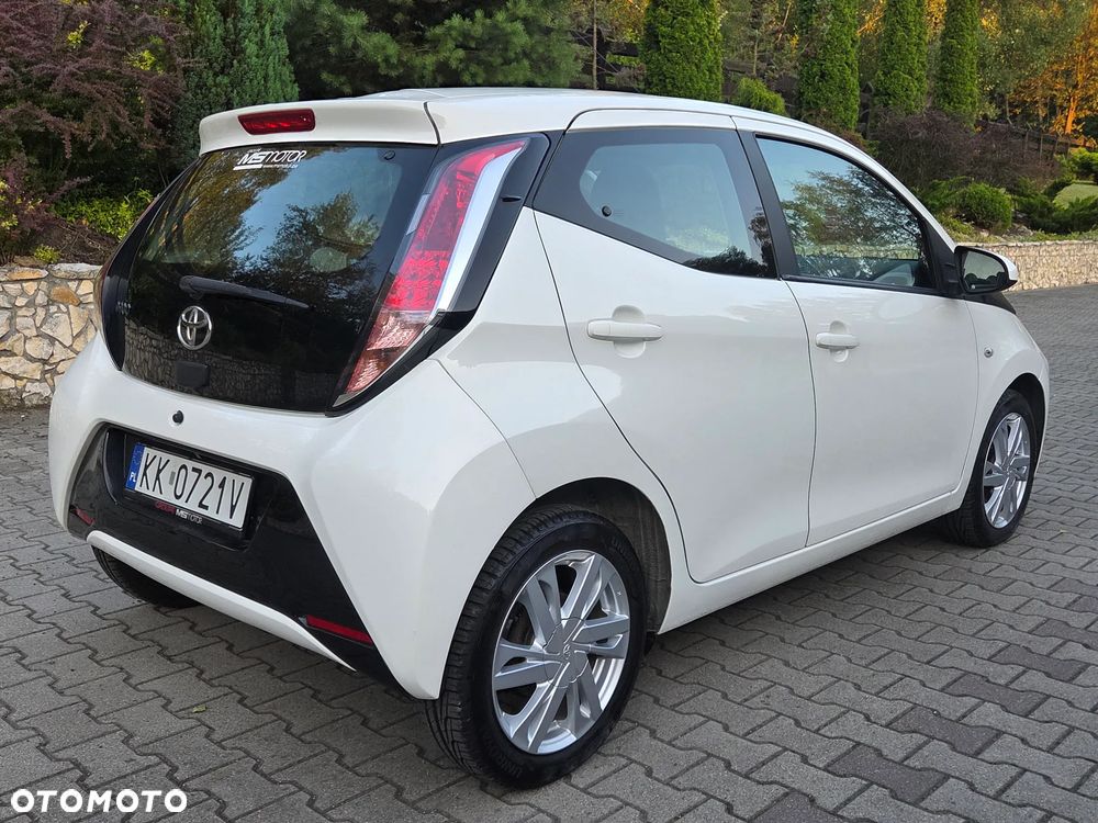 Toyota Aygo x-play touch - 9