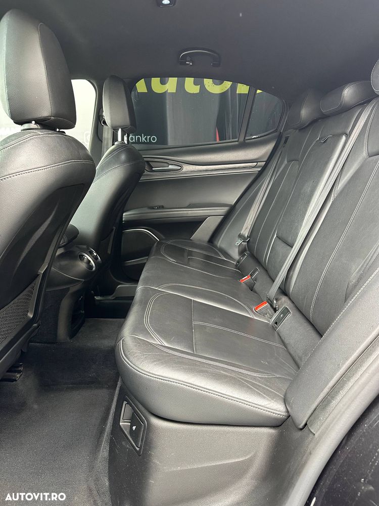 Alfa Romeo Stelvio 2.0 Turbo 16V AT8-Q4 Executive - 6